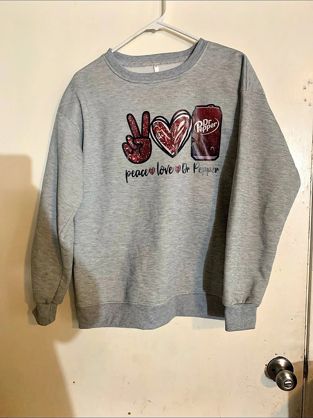 Graphic Sweatshirt in Gray Size Medium